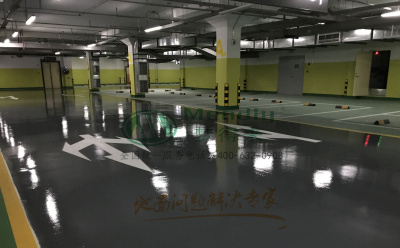 ‌旧地面翻新方案：人民路街道环氧地坪涂层覆盖混凝土裂缝修复技术